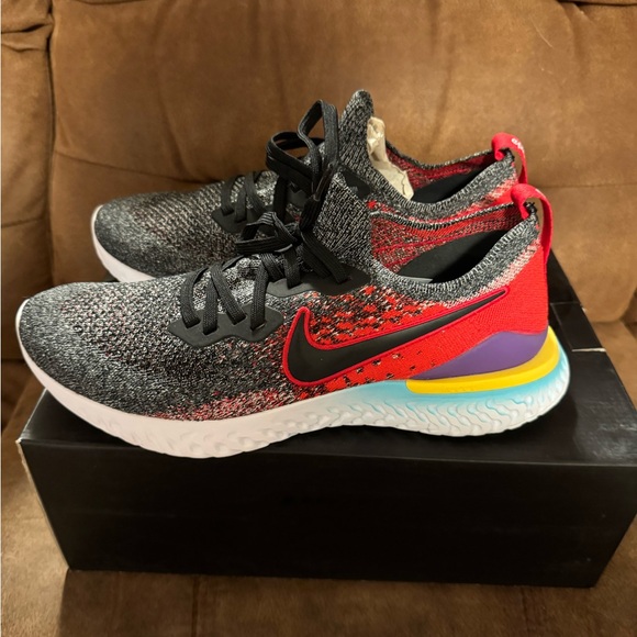 Nike Epic React Flyknit 2 Shoes - Picture 1 of 2